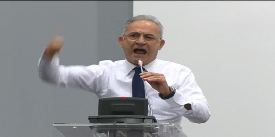 “Αν νομίζατε δεν ήξερα.. για να σώσουμε τη χώρα έπρεπε να καταπίνουμε πολλά»