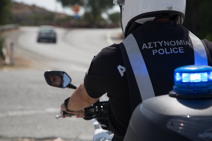 Αστυνομικοί μετέφεραν άμεσα έγκυο στο Μακάρειο